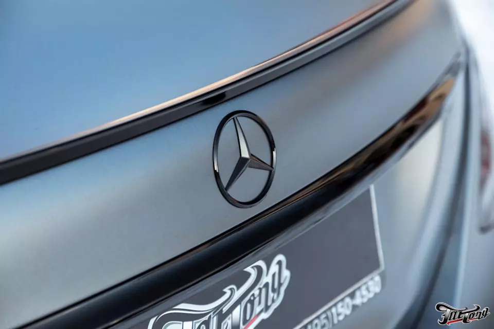 Mercedes E63s AMG. Оклейка в матовый прозрачный полиуретан и антихром!